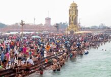 धर्मनगरी में सोमवती अमावस्या पर उमड़ा आस्था का सैलाब
