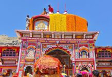 श्री बदरीनाथ धाम : उद्धव व कुबेर जी की उत्सव डोलियाँ धाम पहुँची