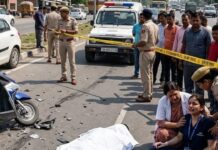 सड़क हादसे में डॉक्टर की मौत, महिला डॉक्टर सदमें में