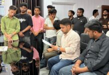 एनएसयूआई ने निजी स्कूलों की मनमानी के खिलाफ किया शिक्षाधिकारी का घेराव