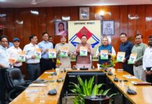 मुख्यमंत्री ने लोनिवि की मास्टर प्लान पुस्तिका का किया विमोचन