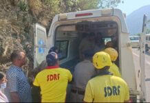 हादसाः वाहन खाई में गिरा आठ की मौत, दो घायल