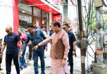 जन शिकायत की पड़ताल करने मौके पर पहुंचे सीएम