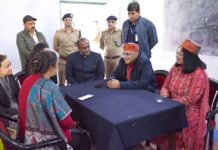 मुख्य चुनाव आयुक्त ने किया हर्षिल मे पोलिंग बूथ का निरीक्षण