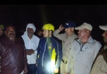 नदी किनारे गिरे बुजुर्ग श्रद्धालु का किया सकुशल रेस्क्यू