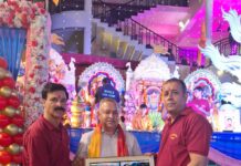 शनि सेना सेवा समिति ने किया समाजसेवी मोहन खत्री को सम्मानित