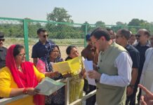 मुख्यमंत्री ने सुनी जनसमस्याएं, अधिकारियों को दिये समस्याओं के निदान के निर्देश