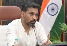 गंगा संरक्षण एवं स्वच्छता कार्यों में लापरवाही बर्दाश्त नहीं : डीएम