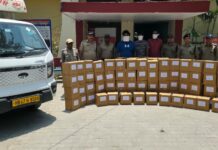 120 पेटी शराब सहित तीन गिरफ्तार