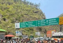 हेमकुंड यात्रा से लौट रहे सिख यात्रियों और स्थानीय लोगों में खूनी संघर्ष