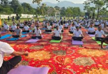 मुख्य सचिव संग हजारों लोगों ने किया योग, प्रकृति की गोद से गूंजा स्वास्थ्य का संदेश
