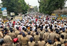 टीईटी के विरोध में शिक्षकों ने किया सचिवालय कूच