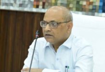आपदा राहत कार्यों में तेजी लाएं, अवरुद्ध मार्गों को प्राथमिकता से खोलेंः आयुक्त