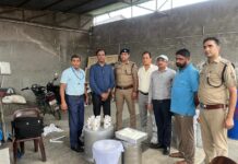 नकली पनीर बनाने वाली फैक्ट्री पर छापेमारी