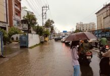 भारी बारीश से शहर में जल भराव, जनता बेहाल
