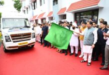 कैलाश मानसरोवर यात्रा के प्रथम दल को मुख्यमंत्री ने हरी झंडी दिखाकर किया रवाना