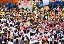 देवीधुरा में फलों-फूलों से बरसी बग्वाल !