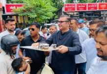 महंगाई के खिलाफ कांग्रेस का अनोखा प्रदर्शन
