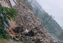 भारी बारिश से बदरीनाथ और यमुनोत्री हाईवे हुआ बाधित