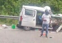 सड़क दुर्घटना में दो की मौत, तीन गंभीर घायल