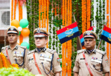 पुलिस महानिदेशक ने ध्वजारोहण कर राष्ट्रीय एकता की शपथ दिलायी