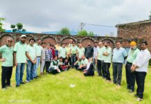 क्लीन एंड ग्रीन एनवायरनमेंट समिति ने वृक्षारोपण कर पर्यावरण संरक्षण का संदेश दिया