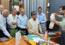 वरिष्ठ नागरिकों ने किया जिलाधिकारी का अभिनंदन, जिला स्तरीय समिति के गठन पर जताई खुशी