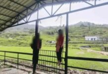 मेला मैदान में रेलिंग से लटके मिले दो शव, मचा हड़कंप