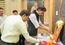 जनसेवा के दायित्वों का ईमानदारी से निर्वहन करेंः डीएम