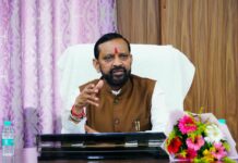सफाई कर्मचारियों की समस्याओं का समयबद्ध समाधान करें अधिकारी