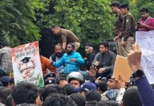 हजारों बेरोजगारों ने किया सचिवालय कूच